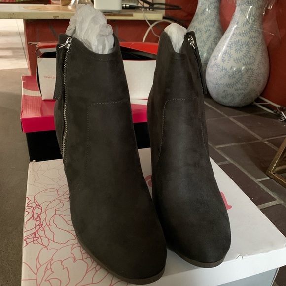 Woman boots - Picture 3 of 5